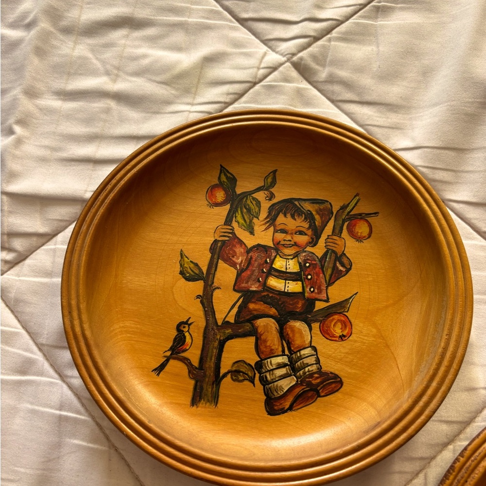 Vintage Hummel wooden Decorative Plates with boy and girl Illustrations - Picture 3 of 6